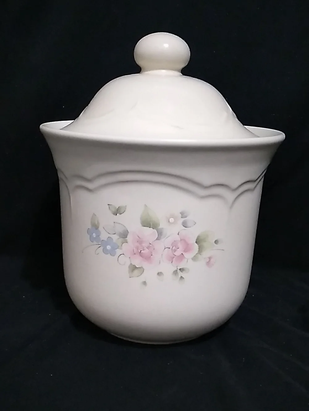 Vintage Pfaltzgraff Tea Rose Stoneware Canister (B9)